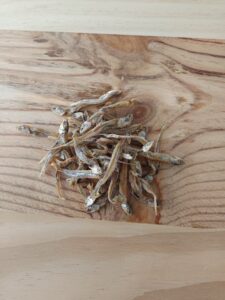 Mini anchoas Antos Fish D’Light Waves 50 g, snack natural para perros